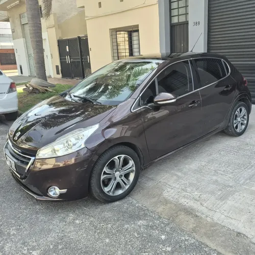 Peugeot 208 2014