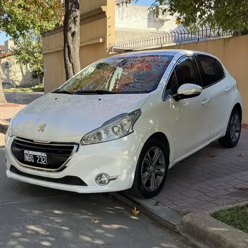 Peugeot 208 2014