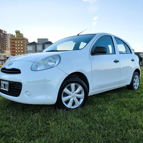 Nissan March 2016