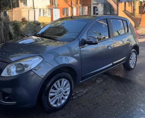 Renault Sandero 2011