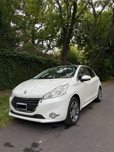 Peugeot 208 2014