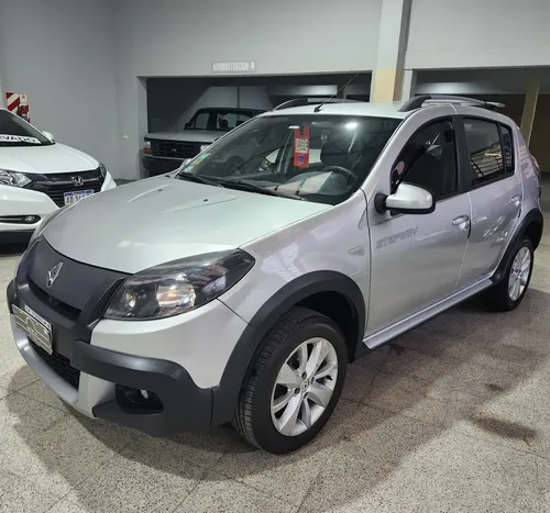 Renault Sandero Stepway 2013
