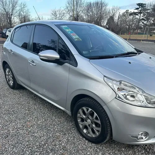 Peugeot 208 2015