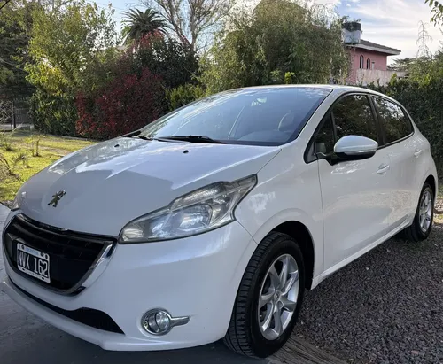 Peugeot 208 2014