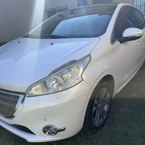 Peugeot 208 2014