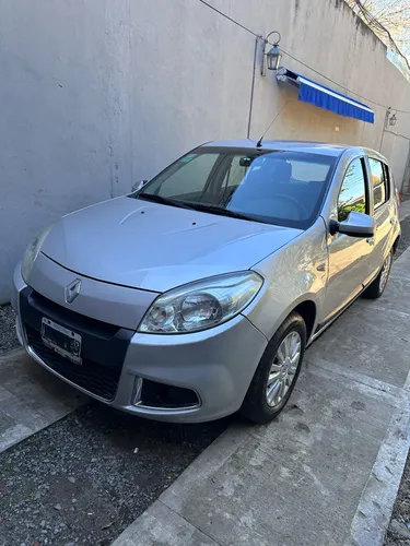 Renault Sandero 2011