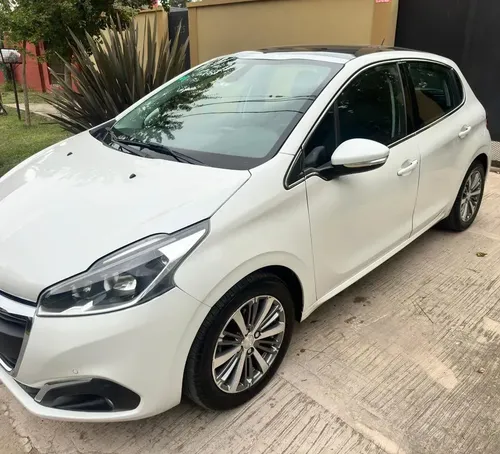 Peugeot 208 2016